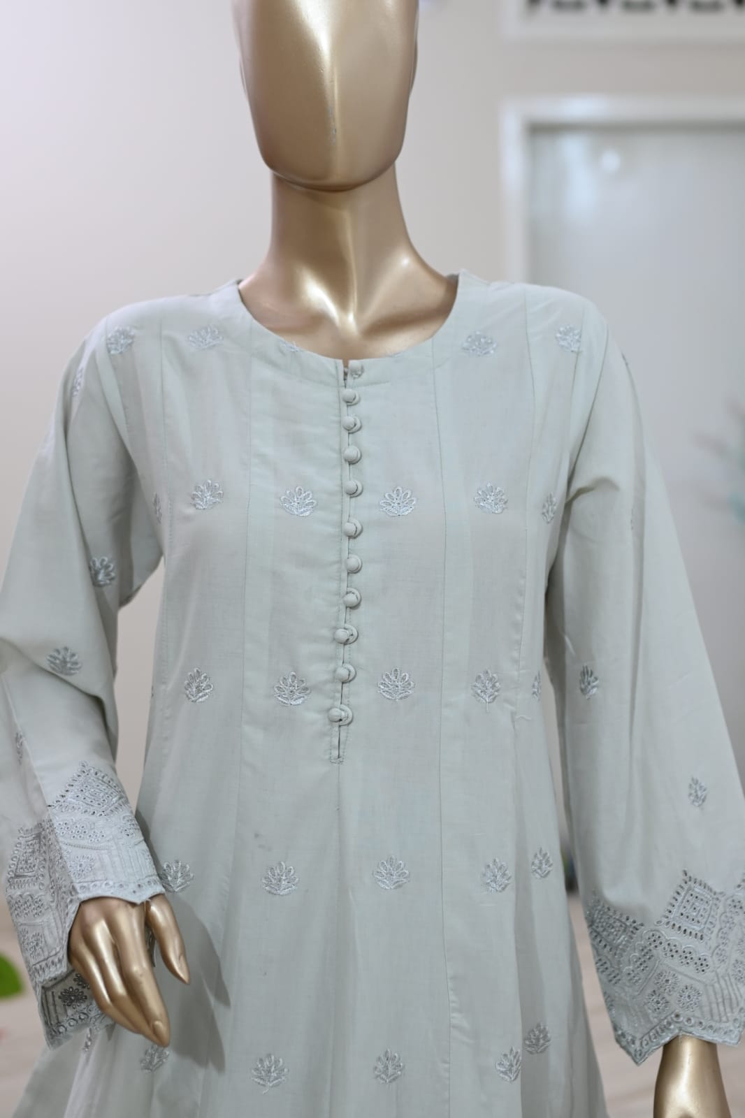 lookbook image shop_this_look_EcLGgQ